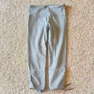 Grey cropped leggings